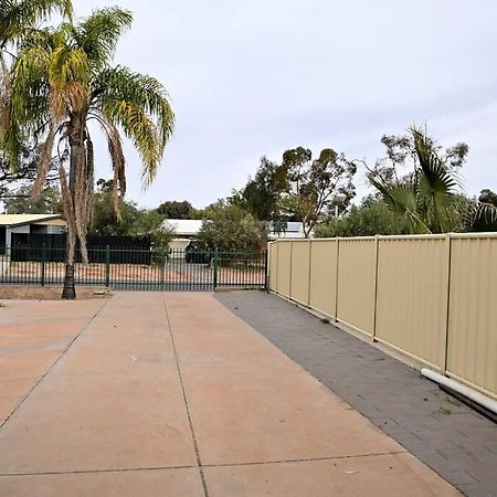 Spacious Studio In Alicesprings Queenbed+Ksairbed Alice Springs Esterno foto