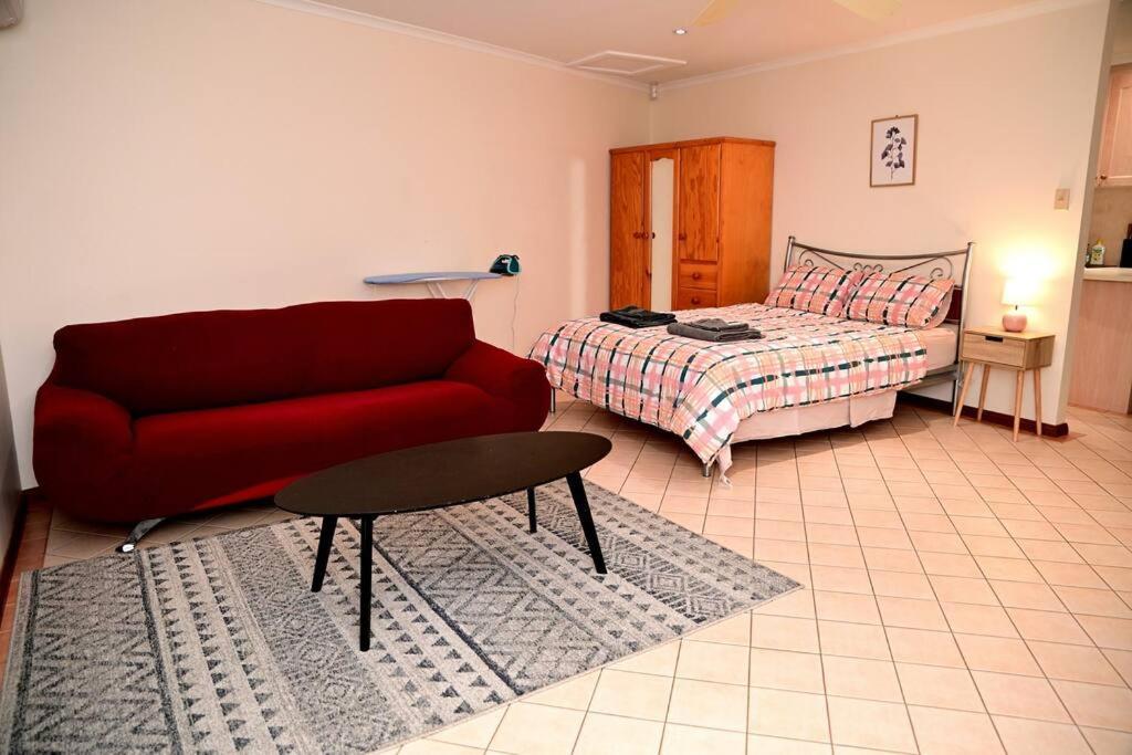 Spacious Studio In Alicesprings Queenbed+Ksairbed Alice Springs Esterno foto