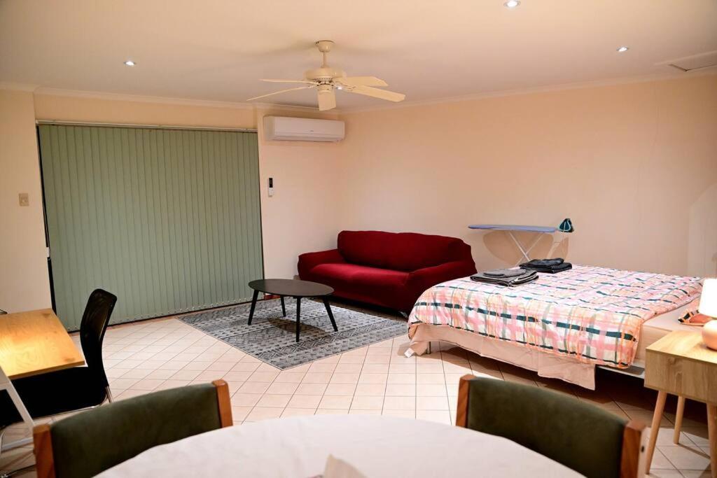 Spacious Studio In Alicesprings Queenbed+Ksairbed Alice Springs Esterno foto