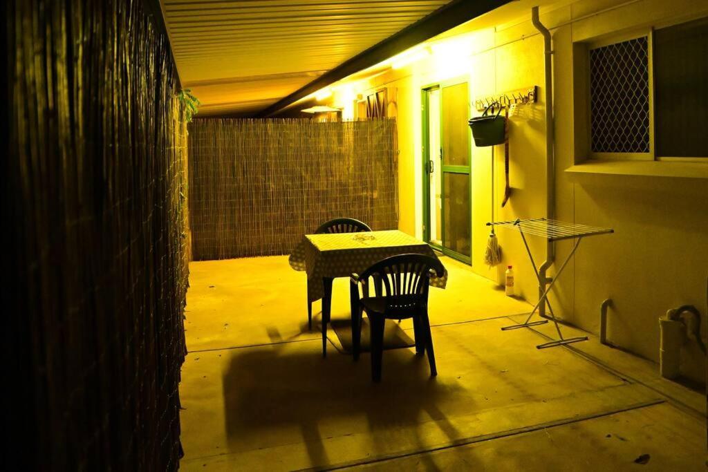 Spacious Studio In Alicesprings Queenbed+Ksairbed Alice Springs Esterno foto