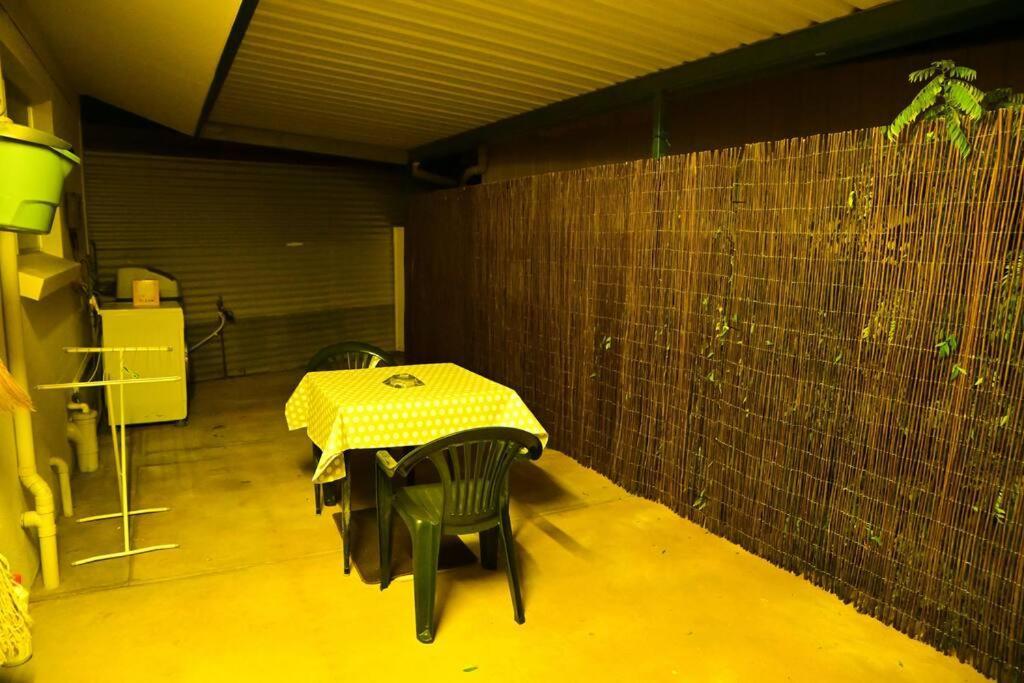 Spacious Studio In Alicesprings Queenbed+Ksairbed Alice Springs Esterno foto